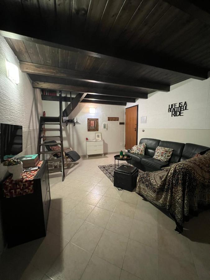 Апартаменты La Casa Di Nina Бриндизи Экстерьер фото